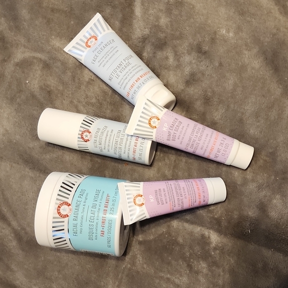❤️ FAB ✨️ First Aid Beauty - Head-To-Toe Fab Set - Picture 2 of 4